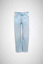 Load image into Gallery viewer, Mimi Cropped Low Waist Jean (8256851640528)
