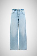 Load image into Gallery viewer, Bea Daddy Low Waist Jean (8256851312848)
