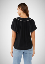 Charger l&#39;image dans la galerie, Embroidered Flutter Sleeve Top (8261795938512)

