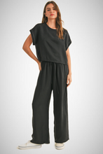 Charger l&#39;image dans la galerie, Viscose Short Sleeve Top (8258932539600)
