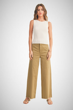 Charger l&#39;image dans la galerie, Viscose Ribbed Knitted Top (8258932474064)
