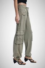 Charger l&#39;image dans la galerie, Cargo Pants (8254681055440)
