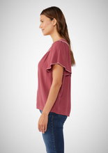 Charger l&#39;image dans la galerie, Embroidered Flutter Sleeve Top (8261795938512)
