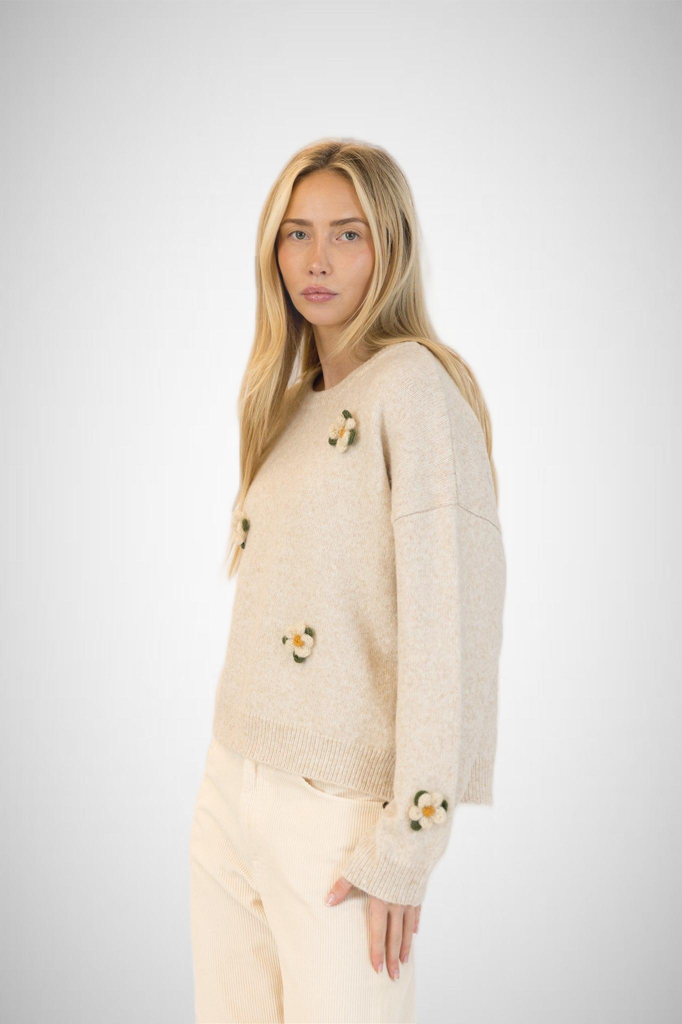 Holly Flower Crewneck Pullover (8341001076944)
