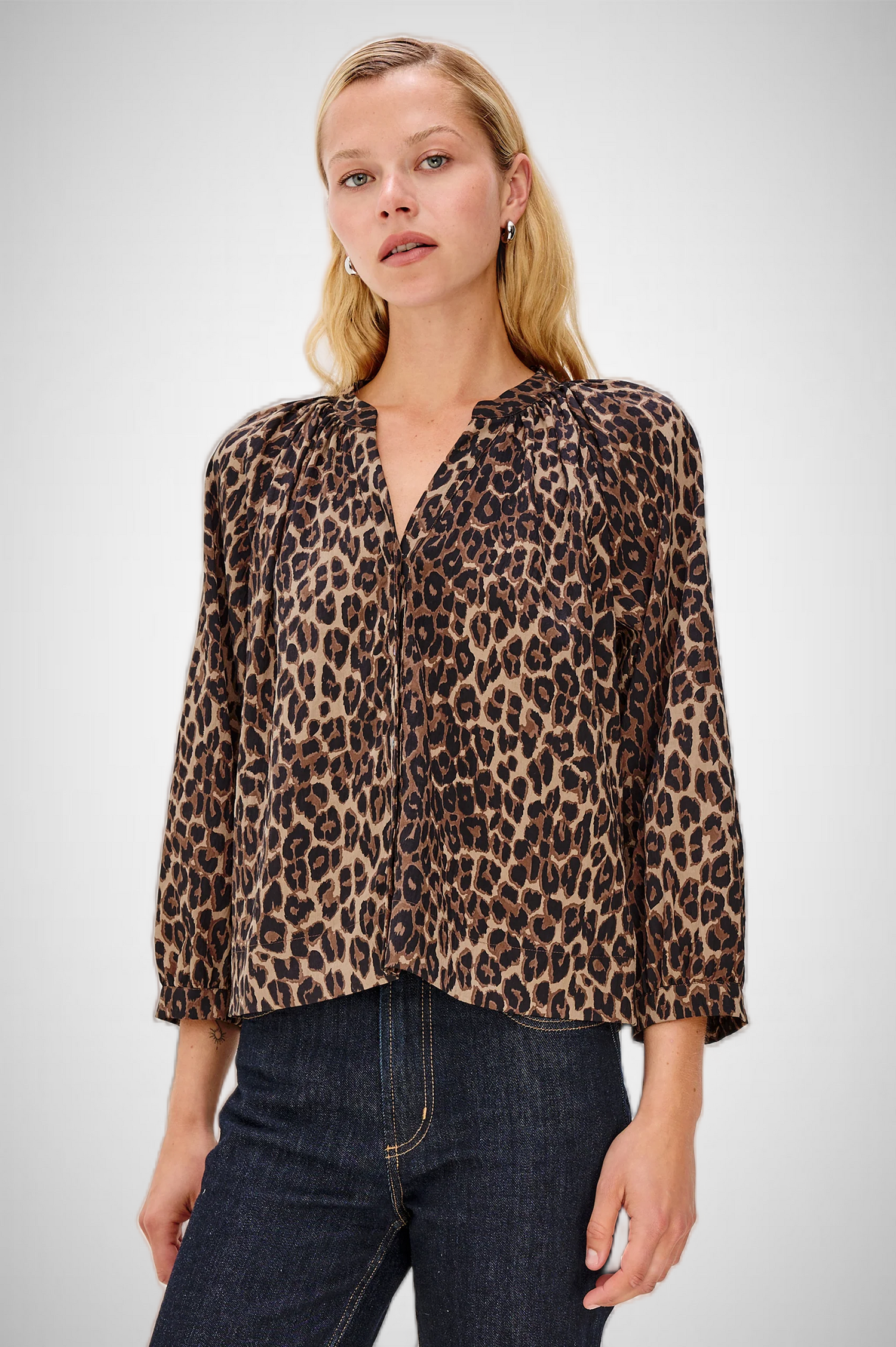 Saint Blouse (8345075646672)