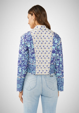 Load image into Gallery viewer, Reversable Quilted Jacket (8278388474064)
