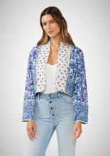 Load image into Gallery viewer, Reversable Quilted Jacket (8278388474064)
