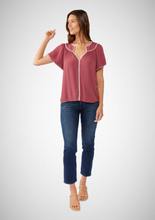 Charger l&#39;image dans la galerie, Embroidered Flutter Sleeve Top (8261795938512)
