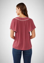 Charger l&#39;image dans la galerie, Embroidered Flutter Sleeve Top (8261795938512)
