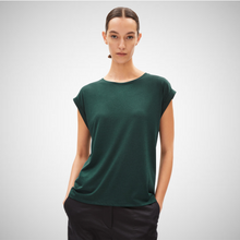 Load image into Gallery viewer, Jilaana T-Shirt (7928622514384)
