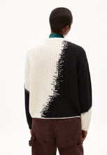 Load image into Gallery viewer, Miyaar Sweater (7958519087312)
