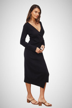 Charger l&#39;image dans la galerie, Ruched Side Midi Knit Dress (8160306299088)
