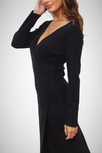 Charger l&#39;image dans la galerie, Ruched Side Midi Knit Dress (8160306299088)
