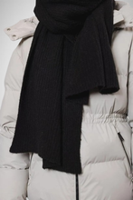 Load image into Gallery viewer, Staz Scarf (8163391733968)
