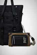 Charger l&#39;image dans la galerie, Xl Multiposition Voyager Backpack (8167234928848)
