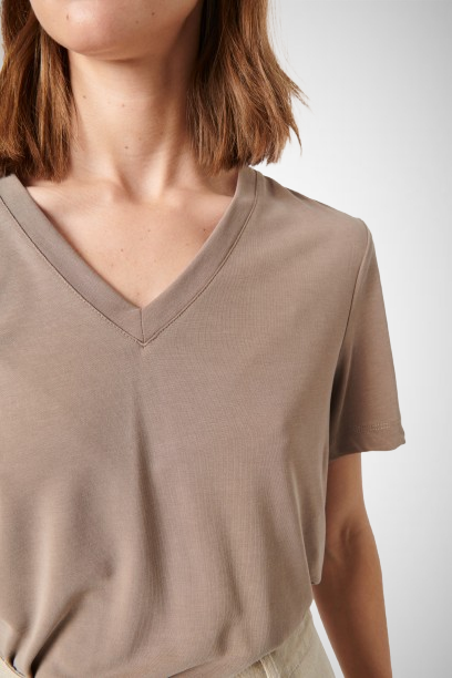 Columbine Loose Fit V-Neck Ss (8170914218192)