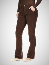 Charger l&#39;image dans la galerie, Corduroy Hayden Bootcut Pant (8150609166544)
