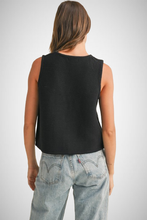 Charger l&#39;image dans la galerie, Tied Front Knitted Vest (8160671727824)
