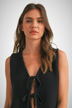 Charger l&#39;image dans la galerie, Tied Front Knitted Vest (8160671727824)
