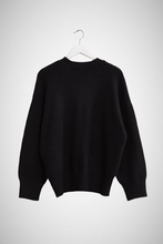 Load image into Gallery viewer, Oversized Sweater Pullover (8163195158736)

