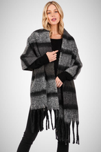 Charger l&#39;image dans la galerie, Multi Color Striped Blanket Scarf (8163187491024)
