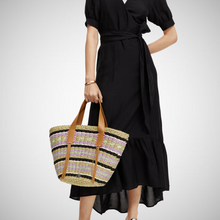 Load image into Gallery viewer, Striped straw tote bag (7907129065680)
