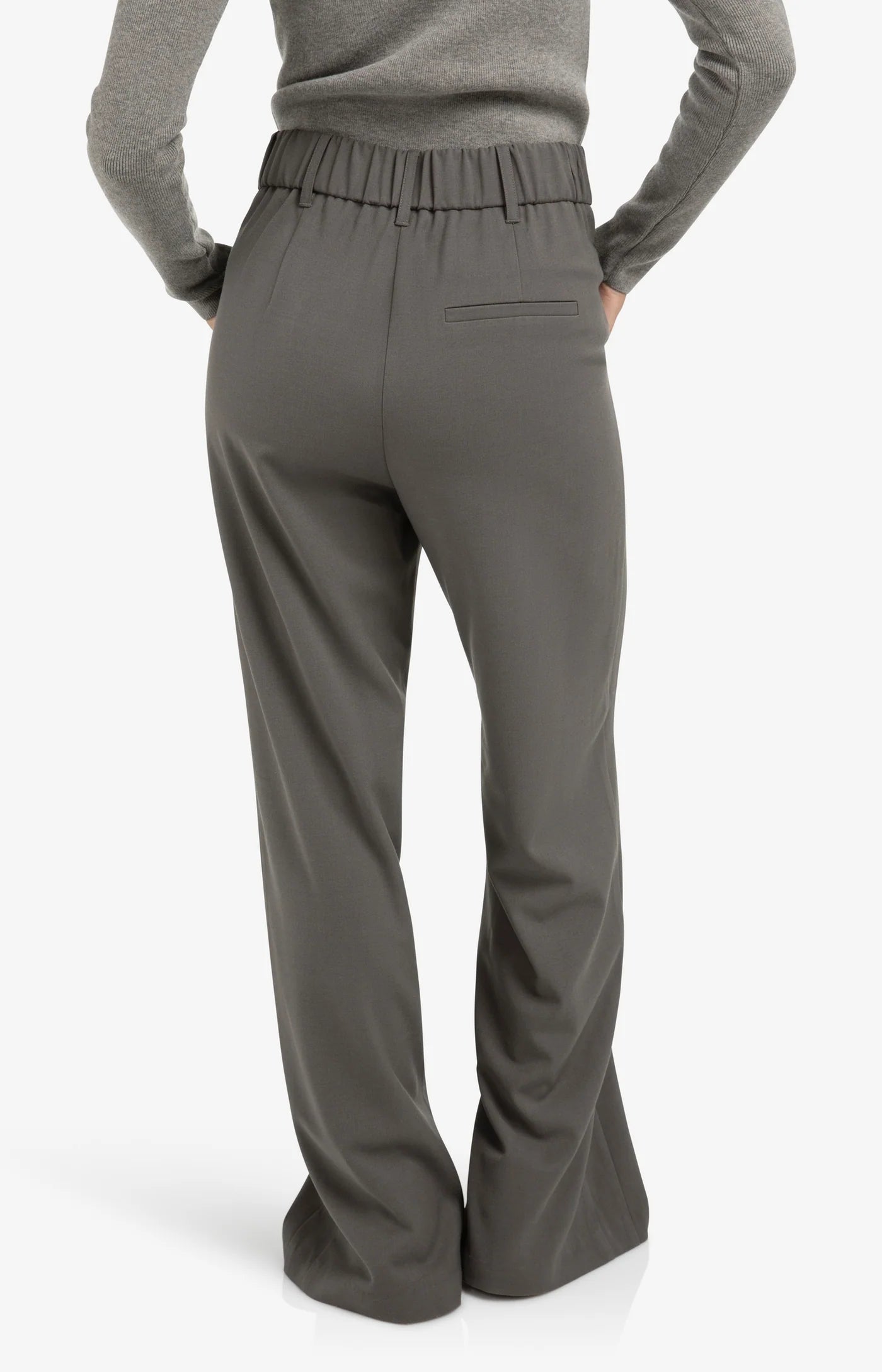 Wide leg trousers with decorative seams and slit