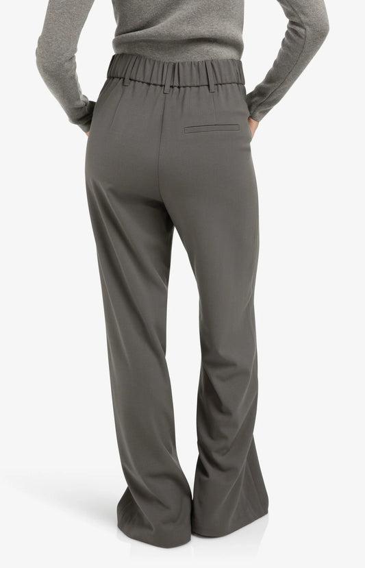 Wide leg trousers with decorative seams and slit