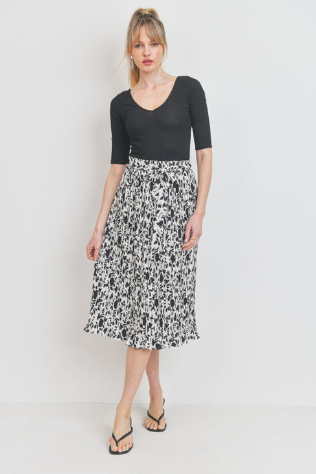SWEET RAIN - Micro Pleated Black&White Floral Skirt (7346911609040)