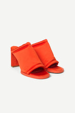Load image into Gallery viewer, Elsa Sandals (7874338193616)
