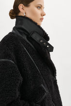 Load image into Gallery viewer, LAMARQUE - BADU Black Oversized Sherpa Jacket (7811999006928)
