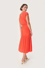 Load image into Gallery viewer, Layna Dress (7873808335056)
