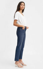 Charger l&#39;image dans la galerie, Levi&#39;s - Wedgie Icon Fit Ankle Women&#39;s Jeans | Life&#39;s Work (6592983466192)

