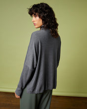 Charger l&#39;image dans la galerie, Grace &amp; Mila - Heli Sweater (7821439008976)
