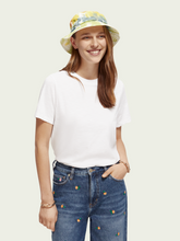 Load image into Gallery viewer, Regular fit T-shirt (5 Colors) (7884625969360)
